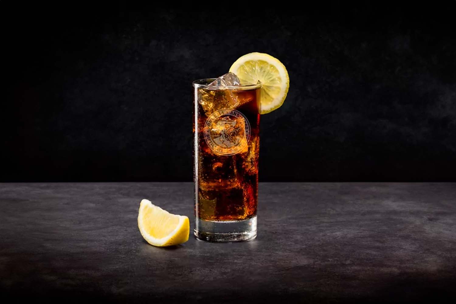 Jouw gepersonaliseerde fles Sonnema met Longdrink glas