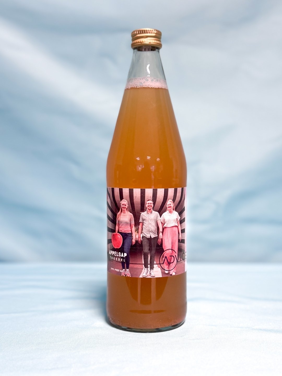 Maatwerk fruitsappen met persoonlijk etiket als cadeau